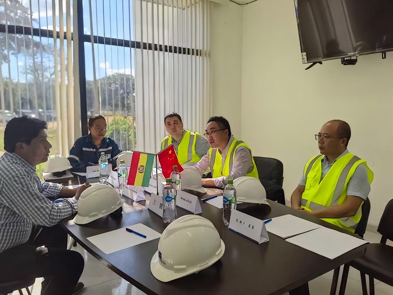 出大事了，又一个中国伙伴倒向美？撕毁合同，把矛头对准了中国