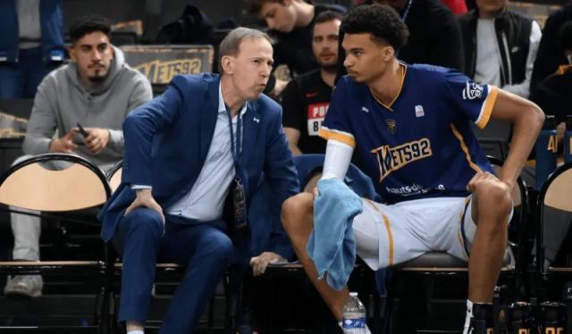 1685324465034076305.jpg 华体会主页-马刺出品必属精品!文班教练:他去马刺可太好了